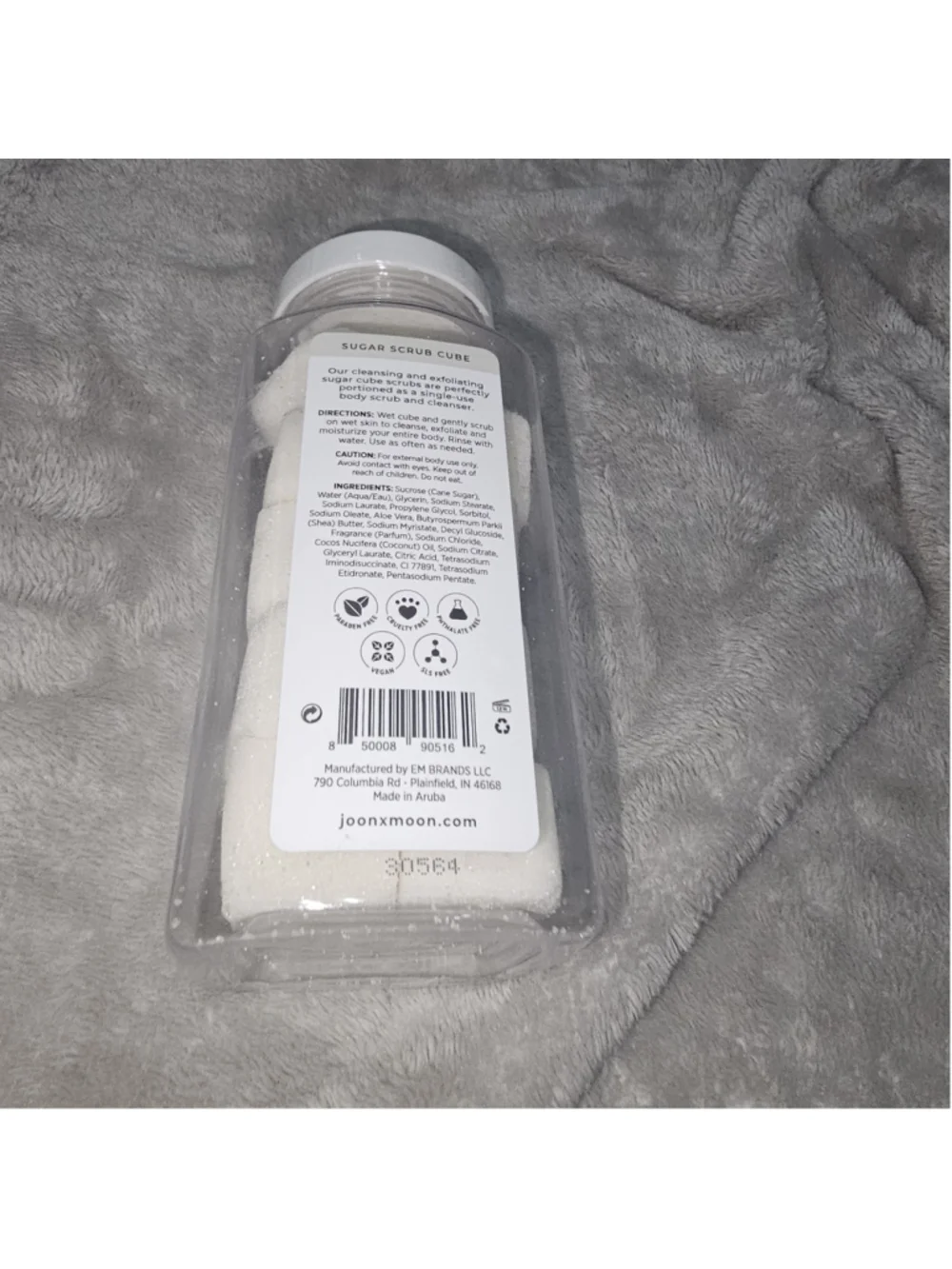 Joon x Moon Coconut Exfoliating Sugar Scrub Cubes One Size White